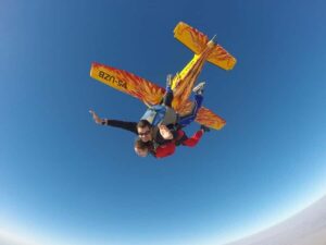 From Swakopmund: Tandem Sky Diving - Pickup from Swakopmund to the skydiving club briefing