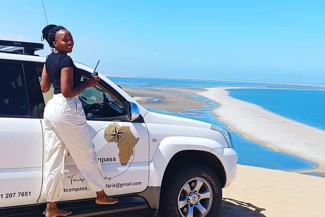 Sandwich Harbour 4x4 Tours at Walvisbay, Namibia - Sandwich Harbour: dunes, wildlife stops, and a serious gecko search