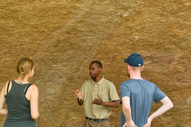 Spitzkoppe Guided Tour from Swakopmund or Walvis Bay - Spitzkoppe time: 2000-year-old cave drawings and granite views