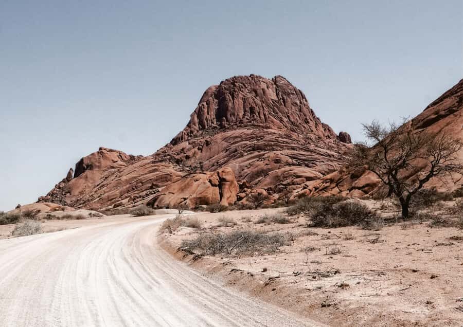 Swakopmund/Walvis Bay: Spitzkoppe Mountains - Logistics That Matter: Pickup, Group Size, and the 4x4 Ride