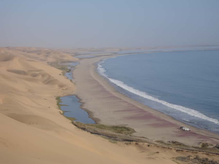 Walvis Bay: 4x4 Desert Excursion to Sandwich Harbour Bay - The dune-top oyster lunch: why the food tastes better here