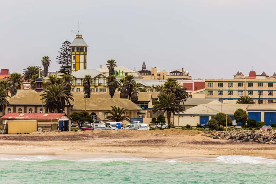 Walvis Bay and Sandwich Harbour Tour - Wildlife on the return drive: how to spot more