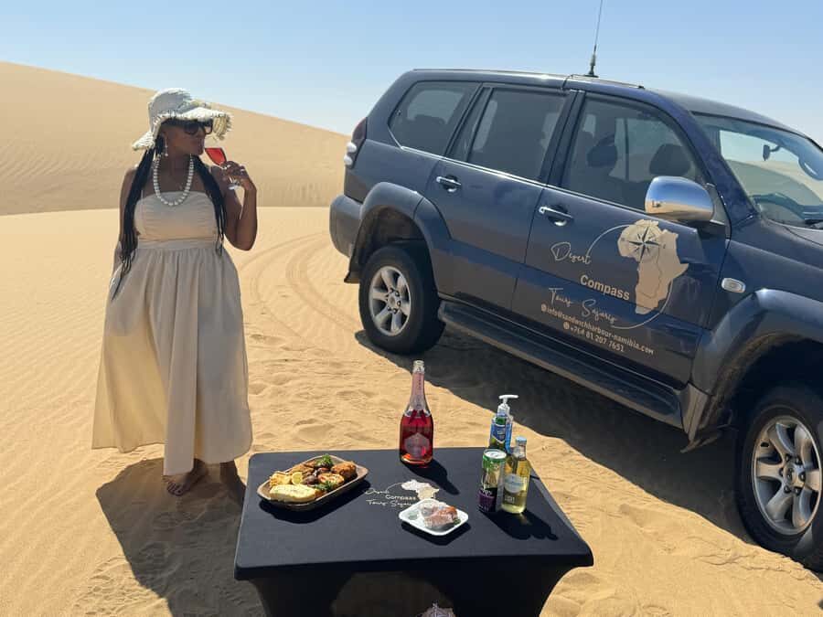 Walvisbay: Sandwich Harbour 4x4 & Sandboarding Tours - Where you meet and how to start smoothly